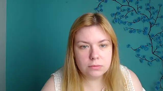 Snapshot of SusannaNight chatting on May 9, 5:23 am SusannaNight online show from May 9, 5:23 am
