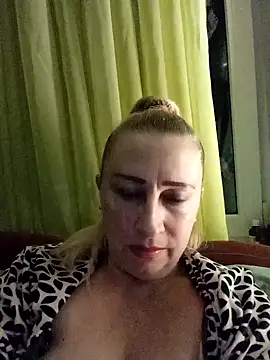 Esenia505 online show from November 15, 1:40 pm