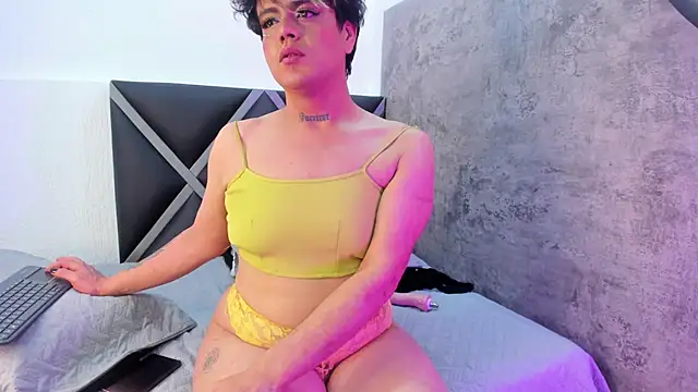 Snapshot of Yordan_Curvyhot chatting on October 31, 9:10 am Yordan Curvyhot online show from October 31, 9:10 am