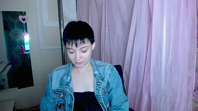 Snapshot of ErickaFetish chatting on November 27, 3:03 pm ErickaFetish online show from November 27, 3:03 pm