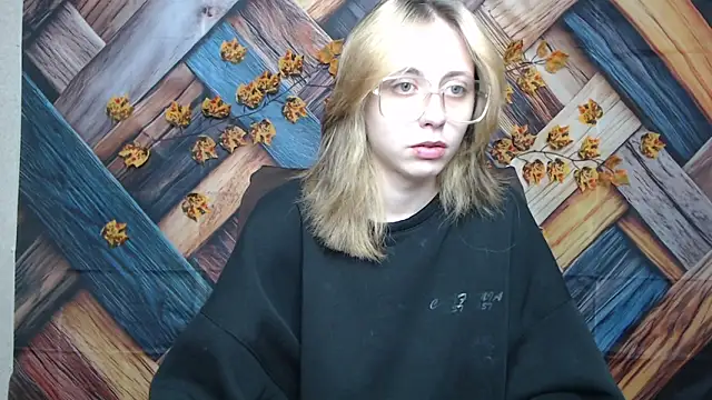 Snapshot of TracyLll chatting on November 27, 12:51 pm TracyLll online show from November 27, 12:51 pm