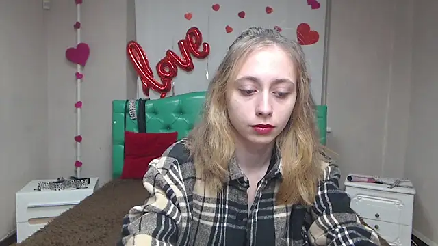 TracyLll online show from February 8, 6:06 am