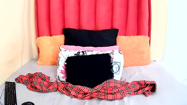 BubblegumBaddiexxxx online show from November 27, 8:16 am