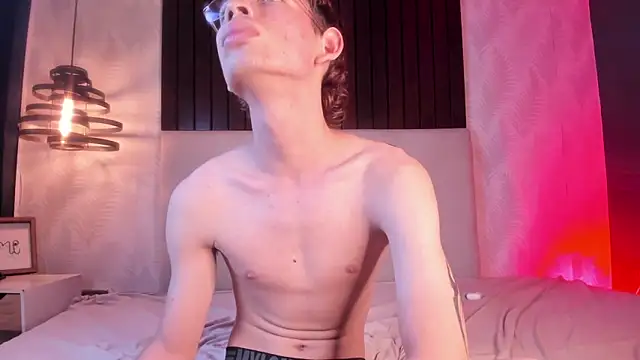 Snapshot of Dave_Moss chatting on October 30, 3:24 pm Dave Moss online show from October 30, 3:24 pm