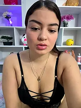 Itskari  online show from December 2, 2:23 pm