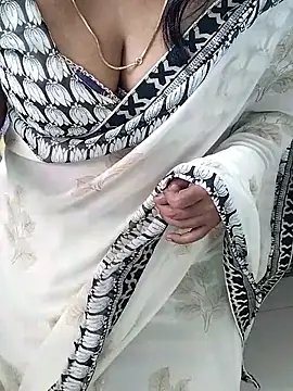 Snapshot of tamil_chitra12 chatting on November 26, 9:43 am tamil chitra12 online show from November 26, 9:43 am