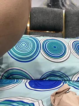 Heena Sharma982 online show from April 17, 7:06 pm