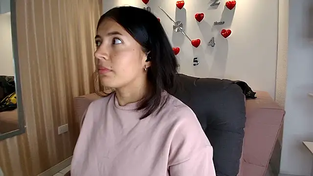 KamyGlam online show from March 3, 8:04 pm