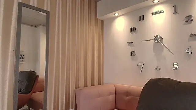 KamyGlam online show from April 15, 8:09 pm