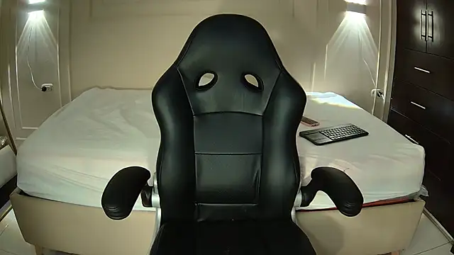 Snapshot of Marnie_Gray chatting on November 29, 1:30 am Marnie Gray online show from November 29, 1:30 am