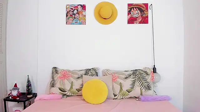 Snapshot of julialex_ chatting on December 4, 7:44 pm julialex online show from December 4, 7:44 pm