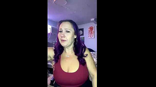 kristallic online show from April 8, 1:55 pm