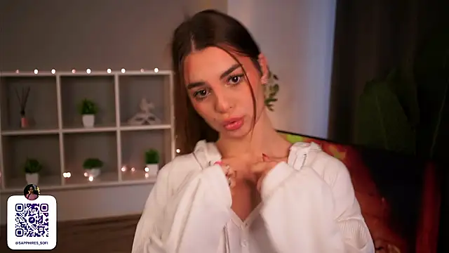 Snapshot of LauraHansil chatting on November 7, 7:52 am LauraHansil online show from November 7, 7:52 am