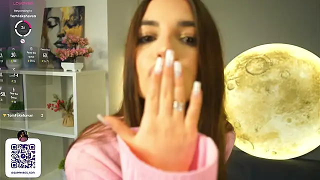 Snapshot of LauraHansil chatting on December 21, 6:53 am LauraHansil online show from December 21, 6:53 am