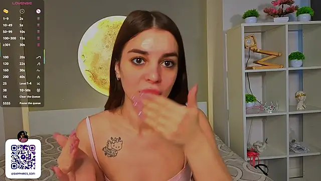 Snapshot of LauraHansil chatting on January 16, 6:17 am LauraHansil online show from January 16, 6:17 am