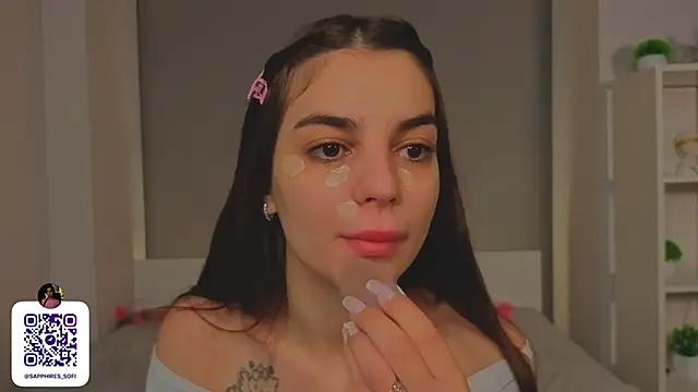 Snapshot of LauraHansil chatting on February 1, 6:12 am LauraHansil online show from February 1, 6:12 am