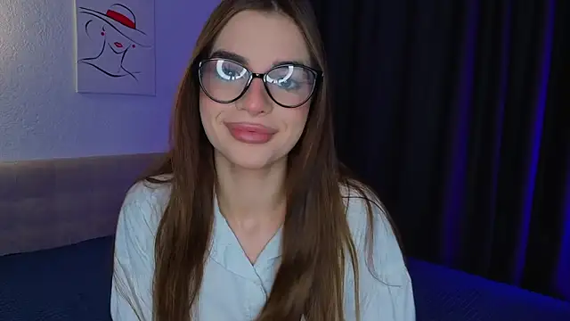 LauraHansil online show from May 18, 7:09 pm