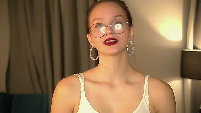 VetaManhardt online show from November 11, 9:15 pm