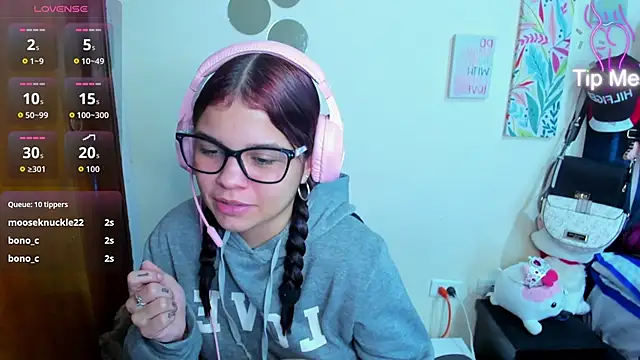 Emma boo online show from December 4, 4:44 am