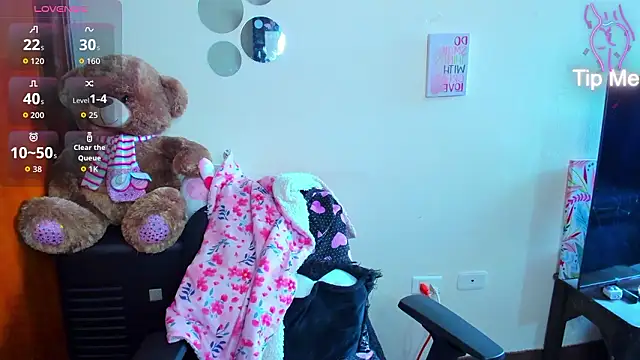 Emma boo online show from March 12, 5:19 pm