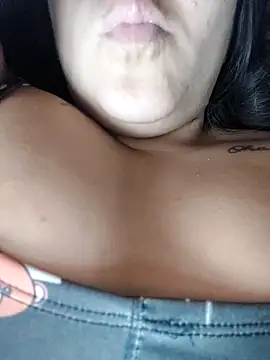 Snapshot of Camilu23 chatting on December 16, 7:08 pm Camilu23 online show from December 16, 7:08 pm