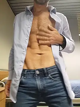 panco pillo online show from November 17, 6:24 pm