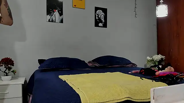 Snapshot of sexynova_93 chatting on November 21, 7:34 pm sexynova 93 online show from November 21, 7:34 pm