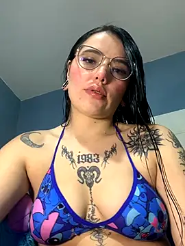 Naomip online show from October 29, 1:13 pm