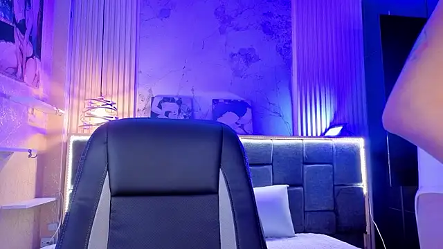 Snapshot of Im-Lola chatting on February 3, 9:20 pm Im-Lola online show from February 3, 9:20 pm