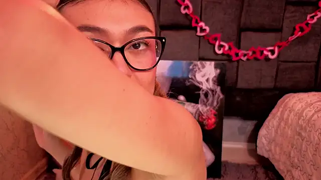 Snapshot of Im-Lola chatting on February 16, 8:38 pm Im-Lola online show from February 16, 8:38 pm