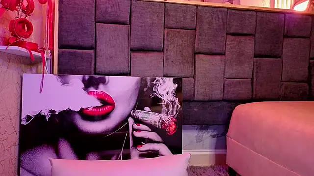 Snapshot of Im-Lola chatting on February 19, 8:49 pm Im-Lola online show from February 19, 8:49 pm