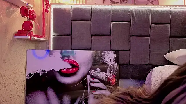 Im-Lola online show from March 7, 8:06 pm