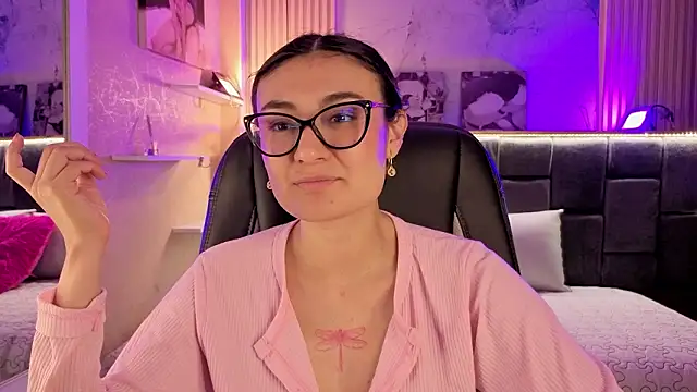 Im-Lola online show from March 18, 8:34 pm