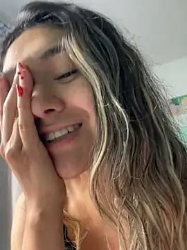 Im-Lola online show from April 2, 1:42 pm