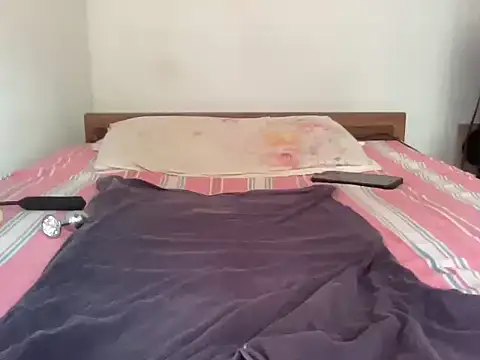 Snapshot of SL_bigonlyone chatting on November 6, 6:25 am SL bigonlyone online show from November 6, 6:25 am