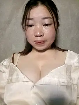 Snapshot of julybe chatting on February 2, 4:27 pm julybe online show from February 2, 4:27 pm