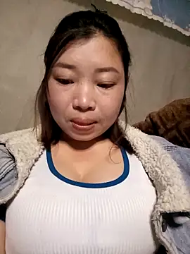 Snapshot of julybe chatting on February 4, 4:02 pm julybe online show from February 4, 4:02 pm