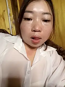 Snapshot of julybe chatting on February 25, 5:06 am julybe online show from February 25, 5:06 am