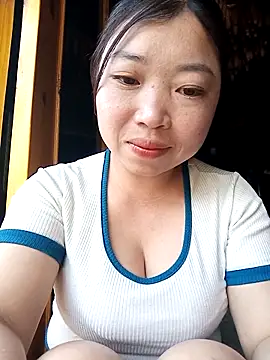 Snapshot of julybe chatting on March 2, 8:43 am julybe online show from March 2, 8:43 am