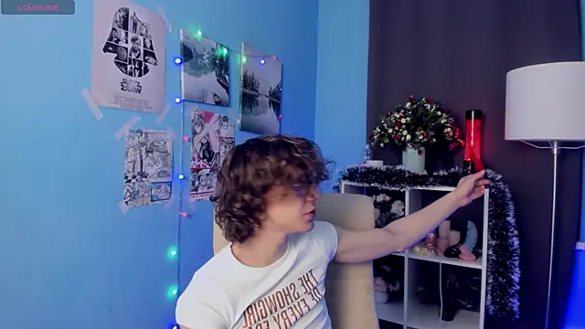 Snapshot of LeoBensyten chatting on November 20, 4:07 pm LeoBensyten online show from November 20, 4:07 pm