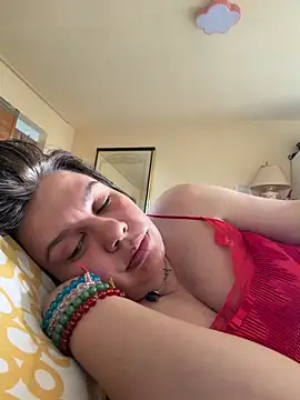 Carolineisback online show from May 19, 2:12 pm
