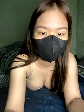 Snapshot of BUNNY050465 chatting on December 17, 5:41 pm BUNNY050465 online show from December 17, 5:41 pm