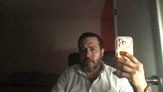 ezrah23 online show from April 6, 1:56 pm