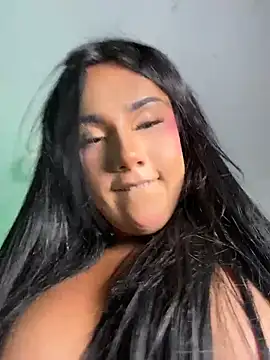 Snapshot of Vale_prado chatting on June 24, 10:20 pm Vale prado online show from June 24, 10:20 pm