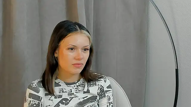 BrandiFraise online show from October 30, 1:45 pm