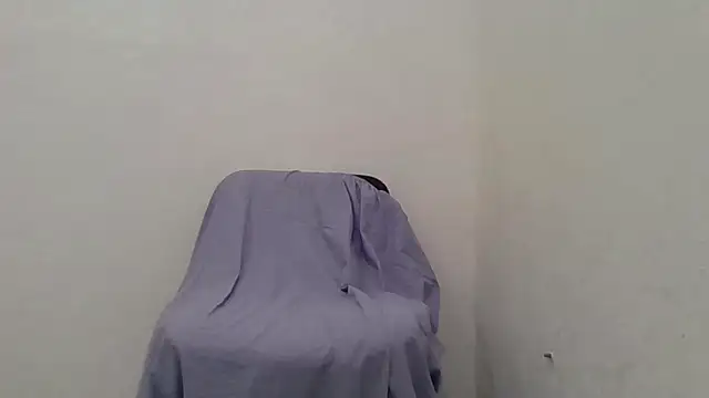 Little Milf 5 online show from November 14, 6:39 pm