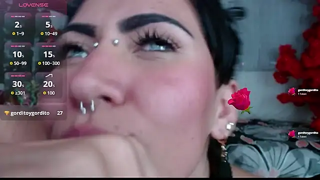 Snapshot of myomii_nixx chatting on December 1, 3:33 am myomii nixx online show from December 1, 3:33 am