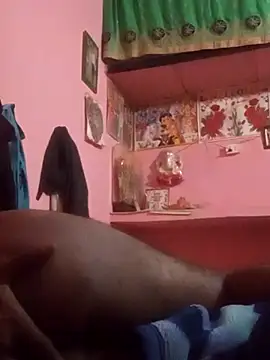 Snapshot of hdtvuy chatting on October 31, 6:58 am hdtvuy online show from October 31, 6:58 am