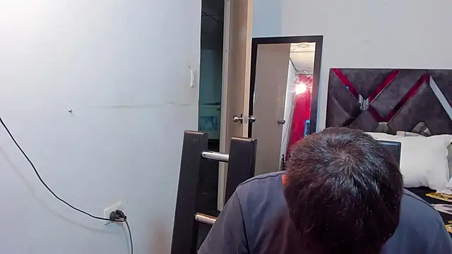 Snapshot of MollyandFher chatting on November 17, 1:11 am MollyandFher online show from November 17, 1:11 am