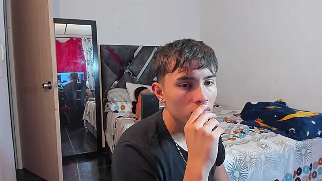 Snapshot of MollyandFher chatting on November 22, 3:27 am MollyandFher online show from November 22, 3:27 am